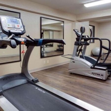 Hotel Lotus Kansas City Merriam المظهر الخارجي الصورة