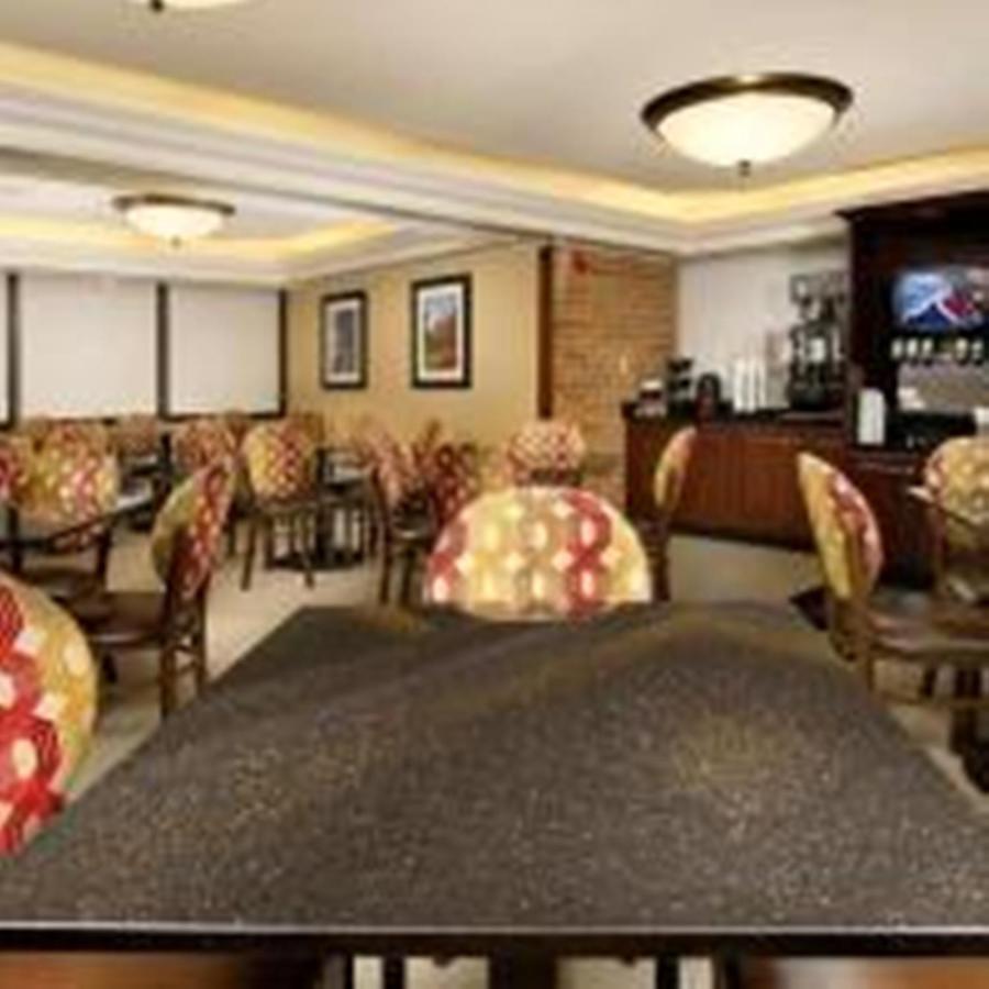Hotel Lotus Kansas City Merriam المظهر الخارجي الصورة