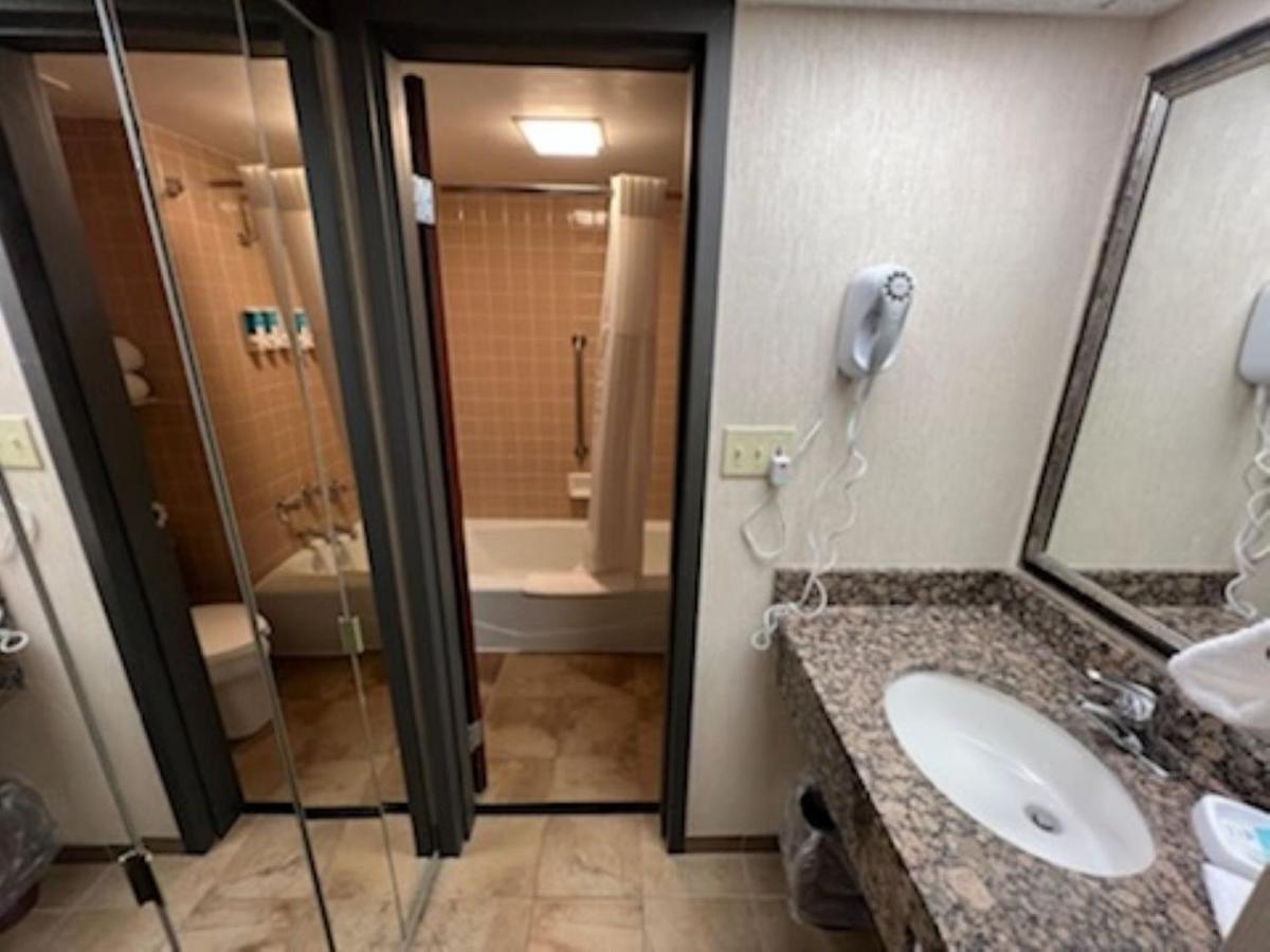 Hotel Lotus Kansas City Merriam المظهر الخارجي الصورة