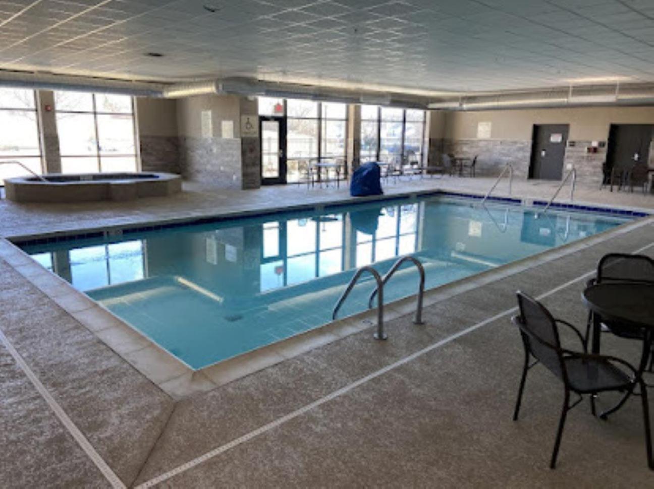 Hotel Lotus Kansas City Merriam المظهر الخارجي الصورة