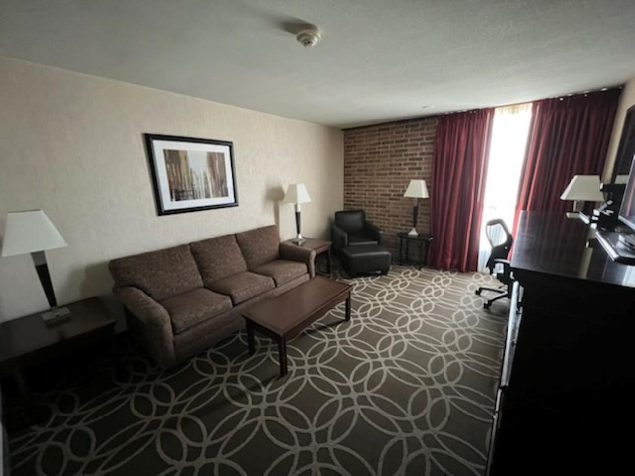 Hotel Lotus Kansas City Merriam المظهر الخارجي الصورة